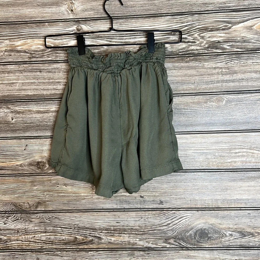 Hollister‎ Women’s Ultra High-Rise Shorts